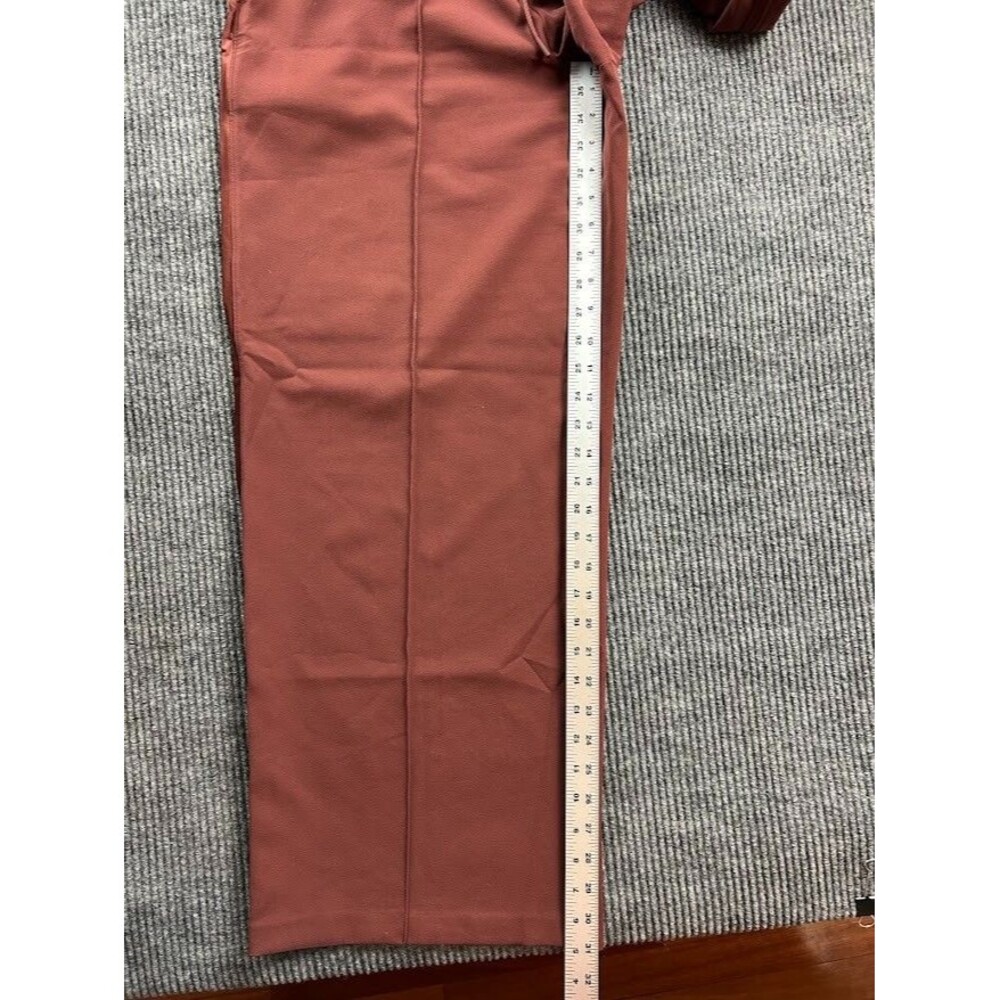 Athleta Endeavor High Rise Relaxed Pant Size Large Color Cherrywood - Picture 4 of 6
